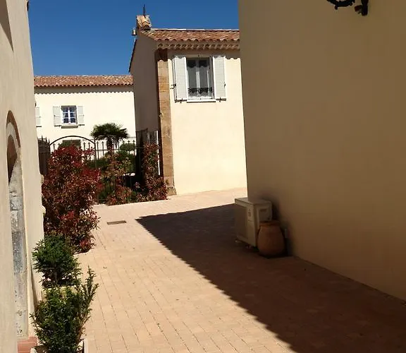 Chateau De La Clapiere Йер