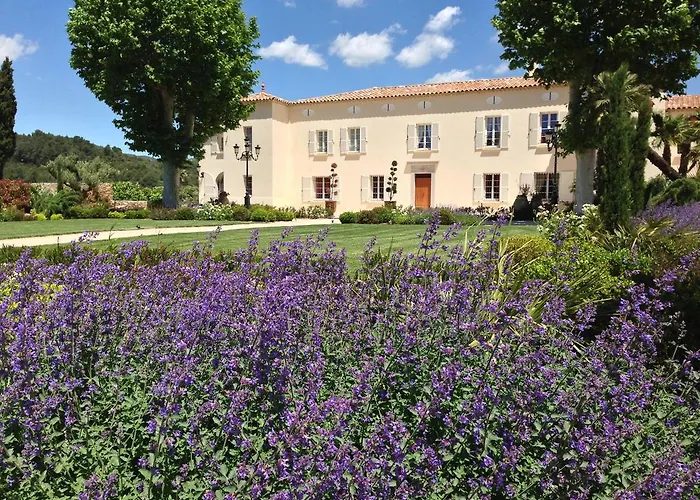 Chateau De La Clapiere Йер