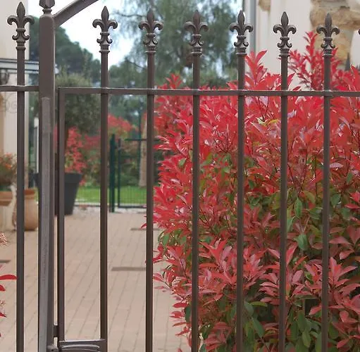 Дом отдыха Chateau De La Clapiere Йер