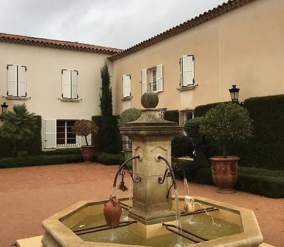 Chateau De La Clapiere Йер