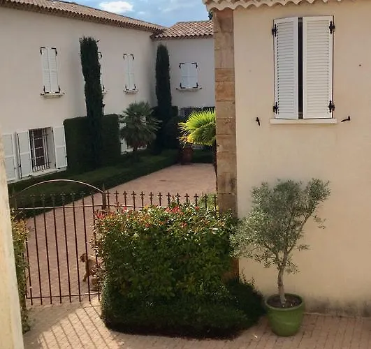 Дом отдыха Chateau De La Clapiere Йер